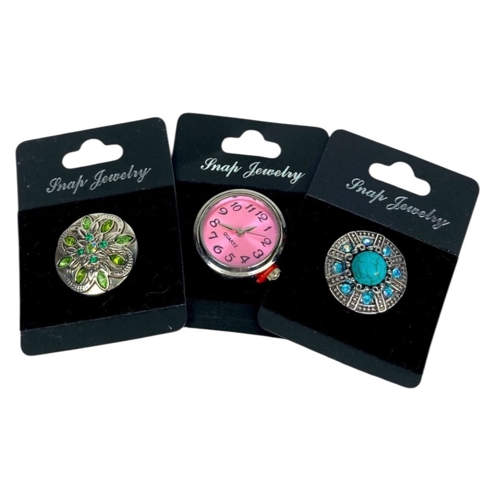 🆕 NWT Three Pieces of Snap Jewelry